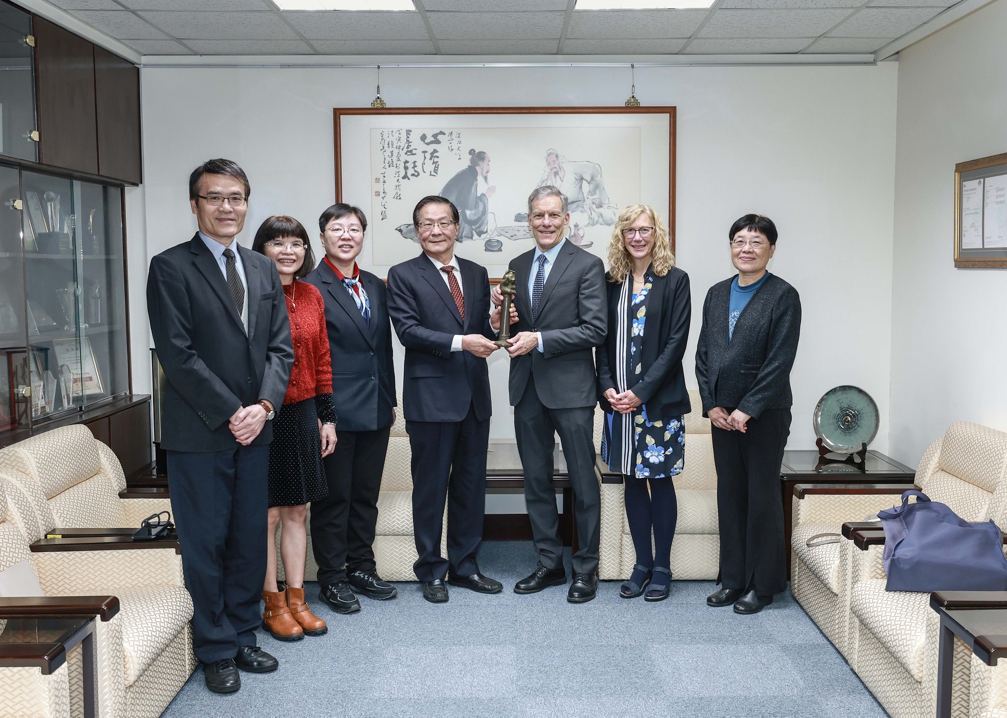 2023經濟學系熊貓講座(拜會校長、董事長)